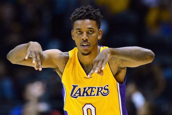 泰德·威廉姆斯在其职业生涯最后一打席击出全垒打，随后拒绝谢幕直接跑进休息区