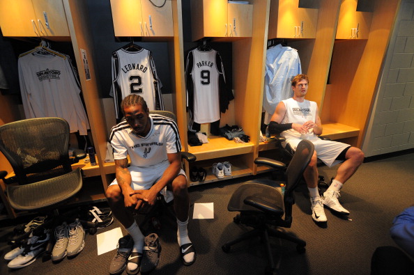 收购有爱互娱打造研运一体，新游密集进展迎产品大年，中国儒意游戏潜力可期