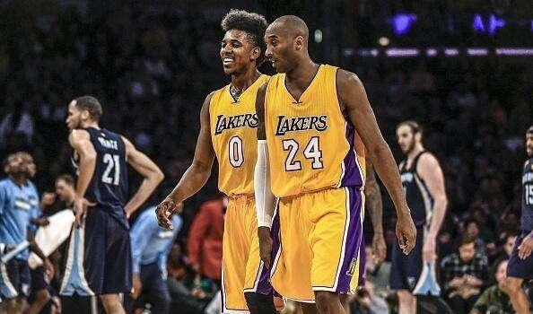 湖人112-124大败国王，东契奇累垮，詹皇走人倒计时，未来已属东契奇