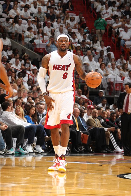 杰克逊在采访中谈到他年轻时朋友们总叫他内马尔：