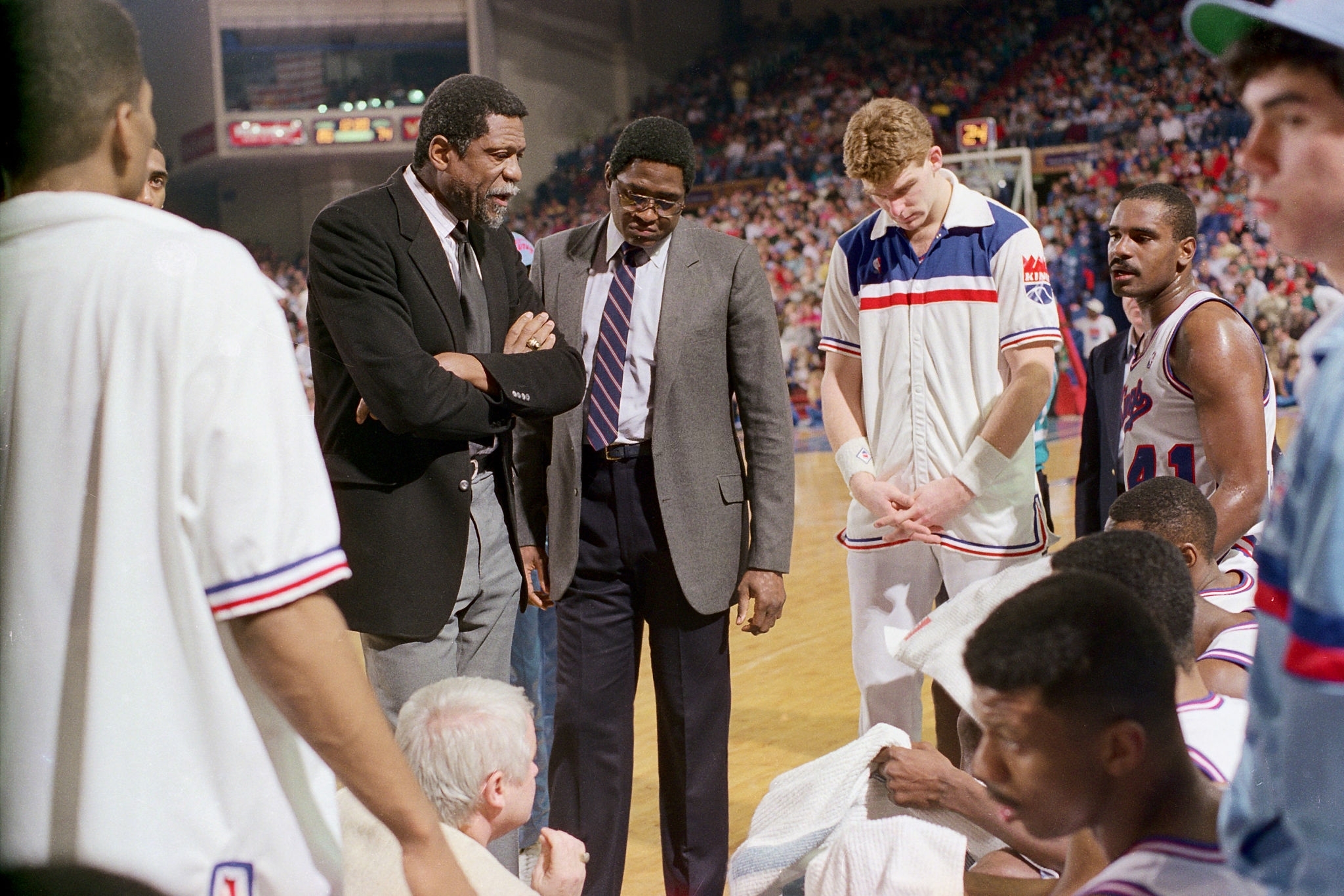 2025 赛季回顾：小格雷罗单季 48 支本垒打的表现，助其身价在 2026 自由市场前暴涨