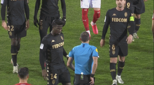 球员抢断后反击一条龙