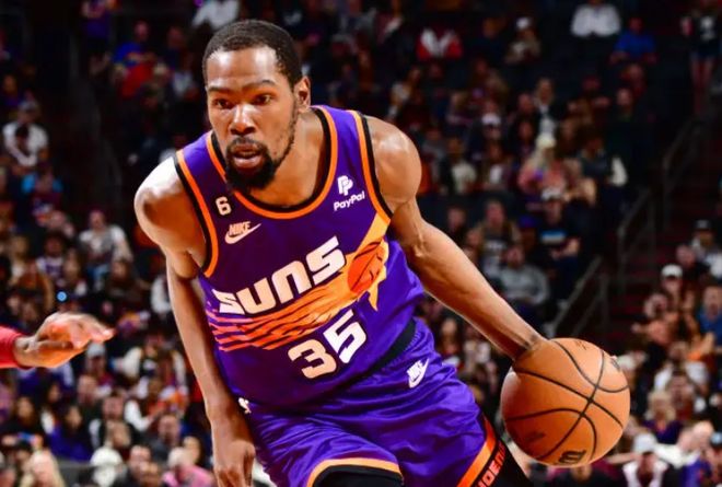 华盛顿国民在 2019 年季后赛一路逆袭，凭借史特拉斯堡的完美发挥，赢得华盛顿首座冠军